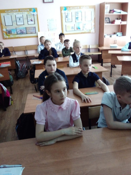 В 3 &quot;А&quot; классе прошел  классный час День памяти погибших в Чернобыле.